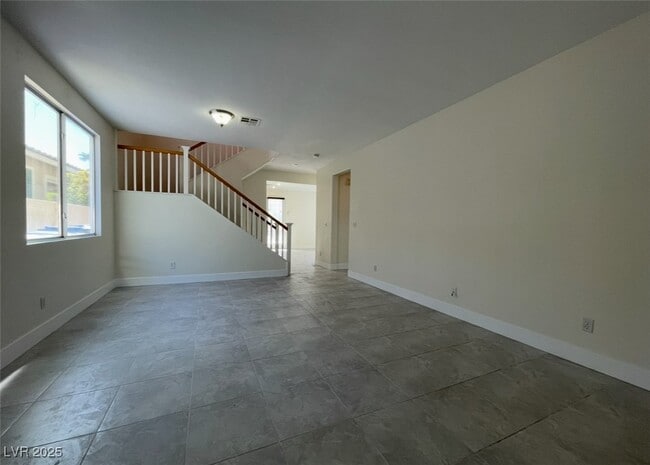 Building Photo - 2289 Surrey Meadows Ave