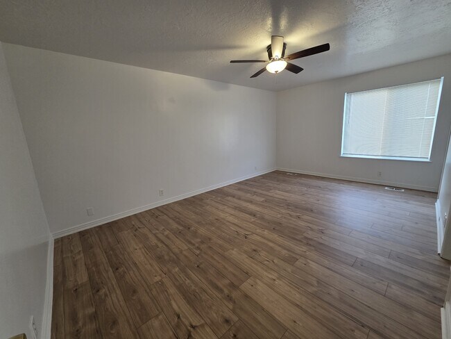 Building Photo - 1122 Southwest Dr