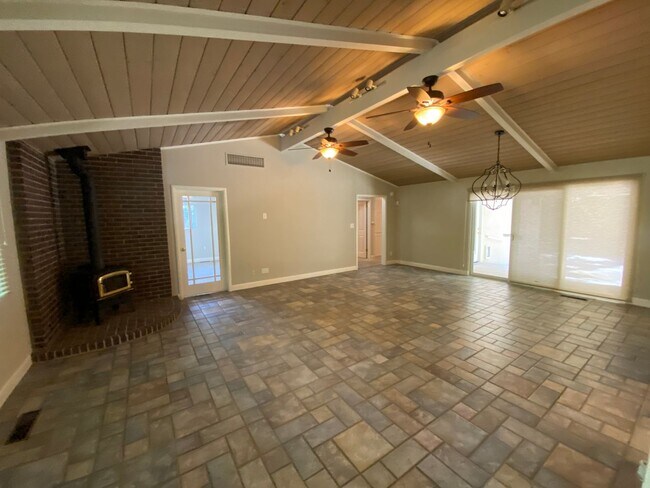 Building Photo - Spacious home in Green Acres coming soon!