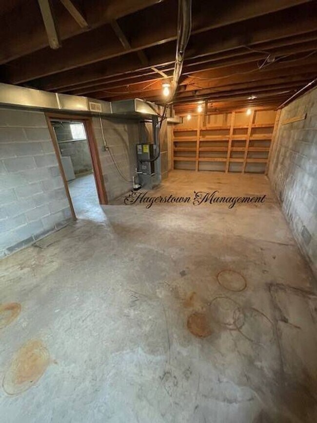 Building Photo - 3 BR Single Family Home