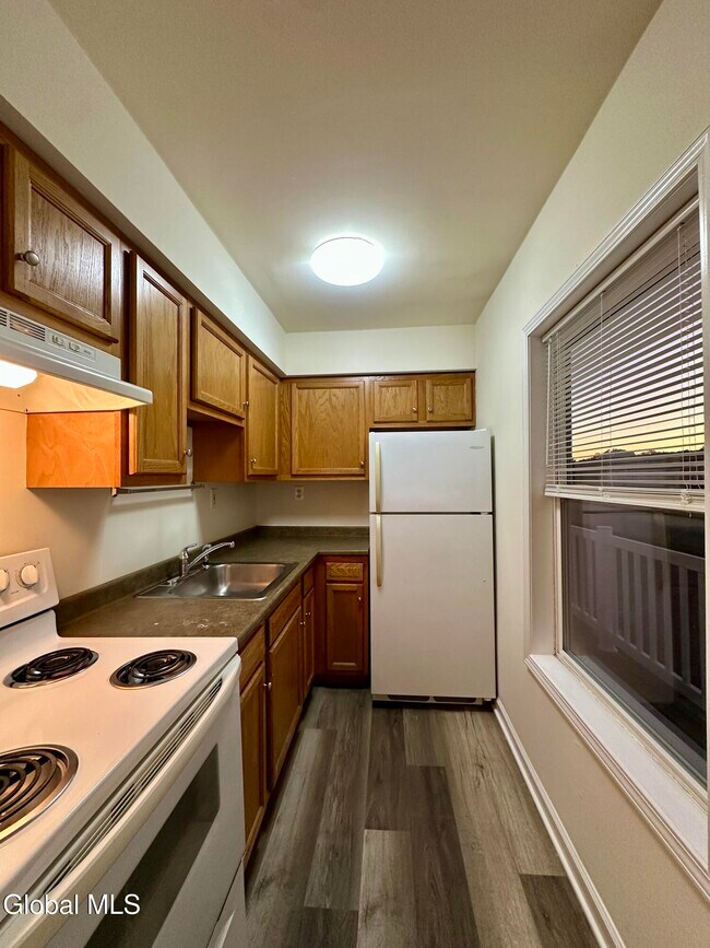 Building Photo - 910 19th St