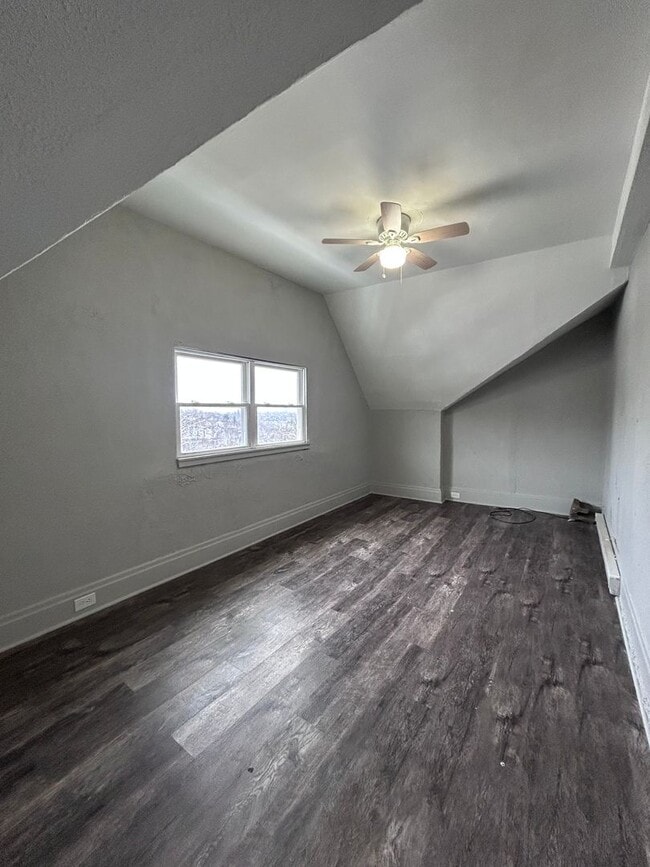 Building Photo - vin4033