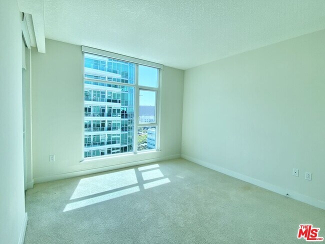 Building Photo - 3141 Michelson Dr