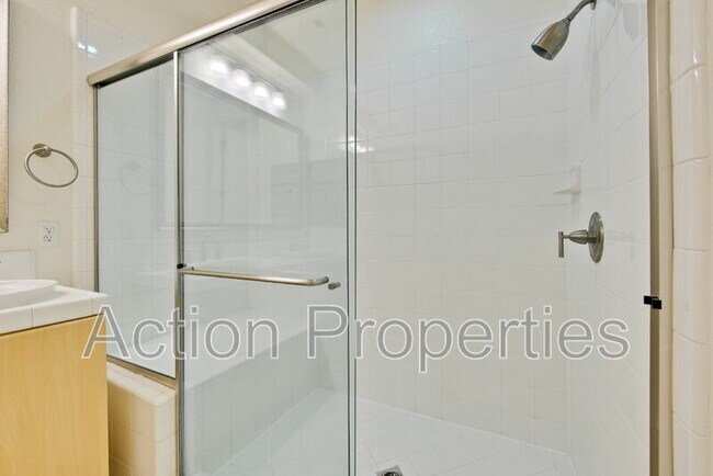Building Photo - 4206 Rickeys Way