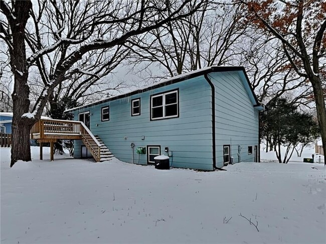 Building Photo - 412 Harold Dr