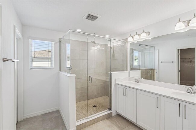 Building Photo - 12620 Willstatter Ave