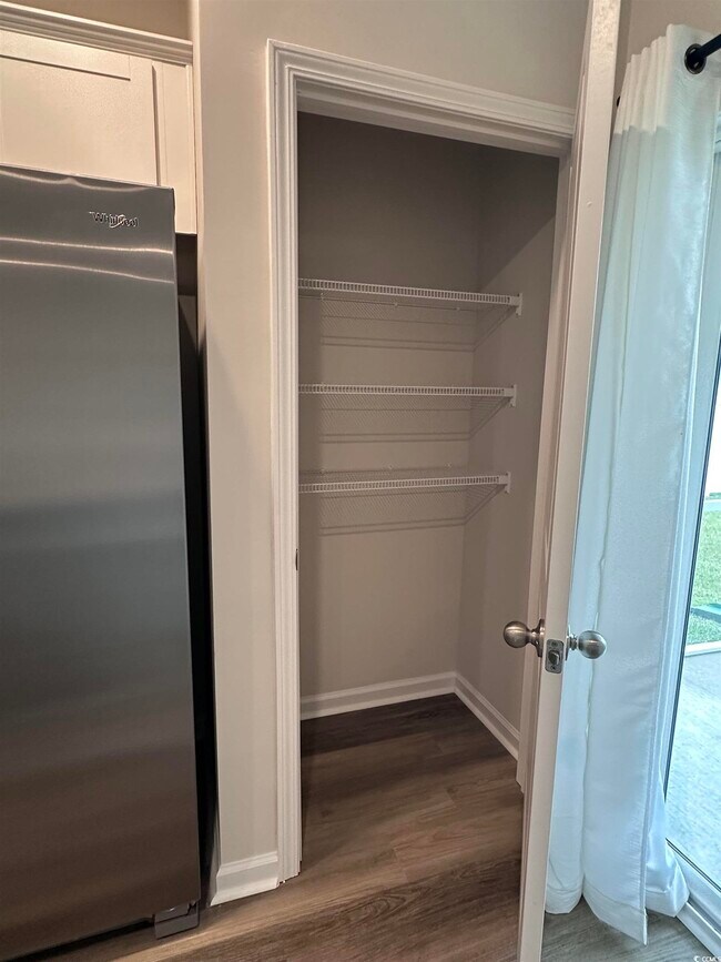 Building Photo - 5175 Yellowstone Dr