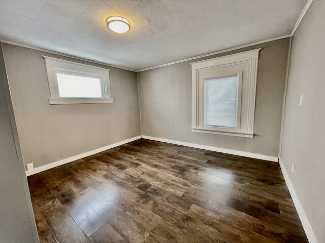 Building Photo - 422 4th Ave S