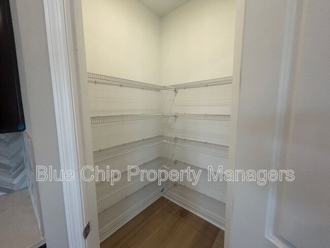 Building Photo - 1125 British Cir