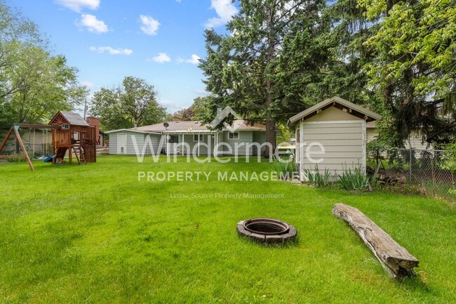 Building Photo - Desirable Rancher style home located in Ce...