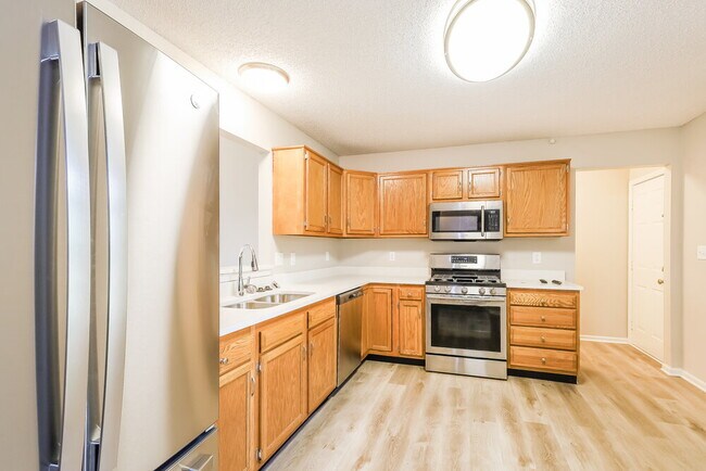 Building Photo - 1725 Cold Spring Dr