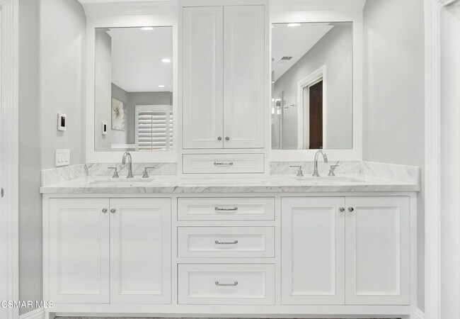 Building Photo - 3044 Ferncrest Pl