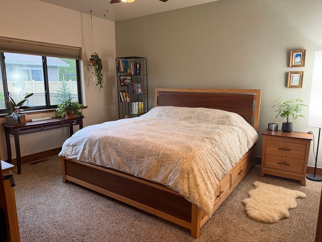 Building Photo - New Whitefish Rental - 3 Bedroom/2.5 Bath Beautiful Updated Home (Unfurnished). Available Aug 1st.