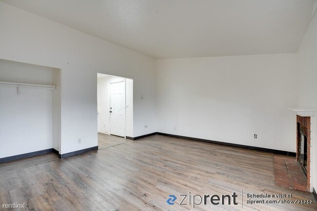 Building Photo - 2 br, 1 bath 4plex - 7613 9th Avenue Court...