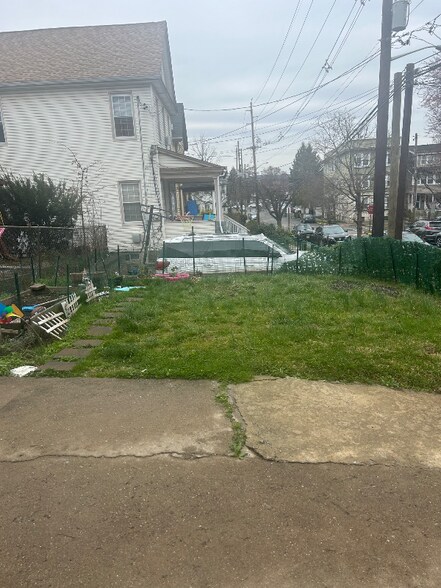 Building Photo - 26 Ella St