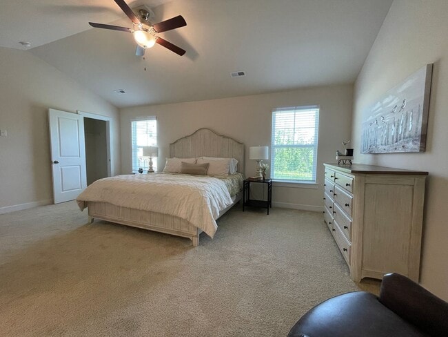 Building Photo - Heron | 3 Bed 2.5 Bath | Garage | 1800 sf | $2726-$2999 | 8, 9, 10, 12, 14, and 15 month lease terms