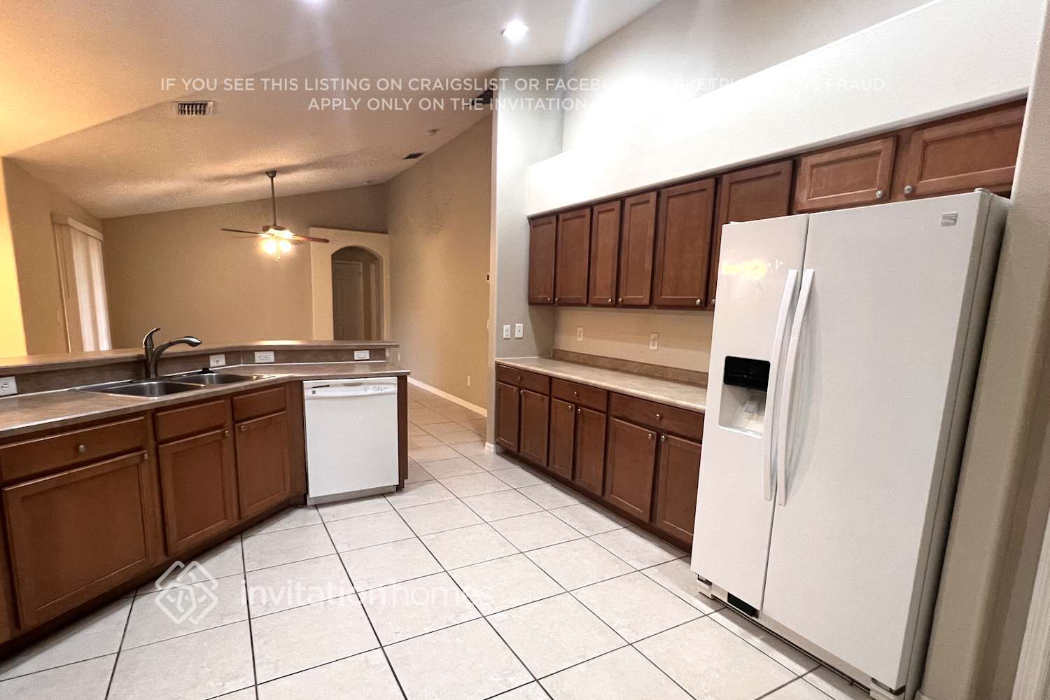 Building Photo - 1571 Parkglen Cir