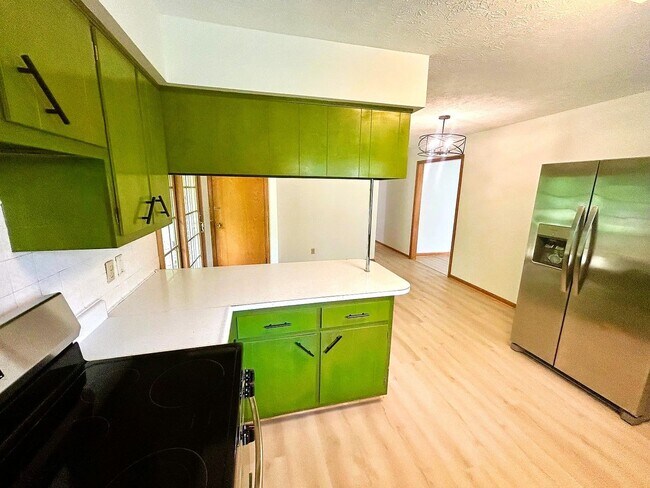 Building Photo - Corydon Rental | 3 Bedroom, 2 Bath Home on Nearly 2 Acres