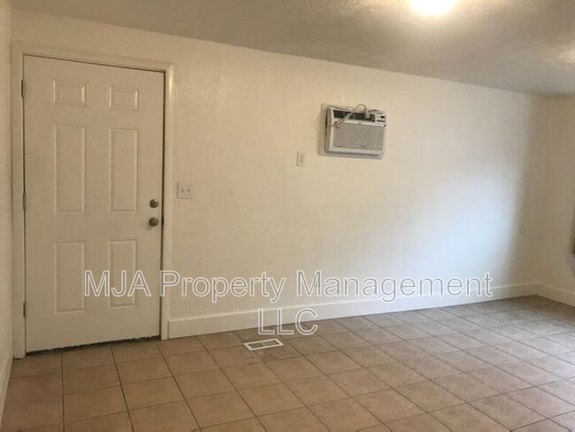 Building Photo - 655 S 1000 W