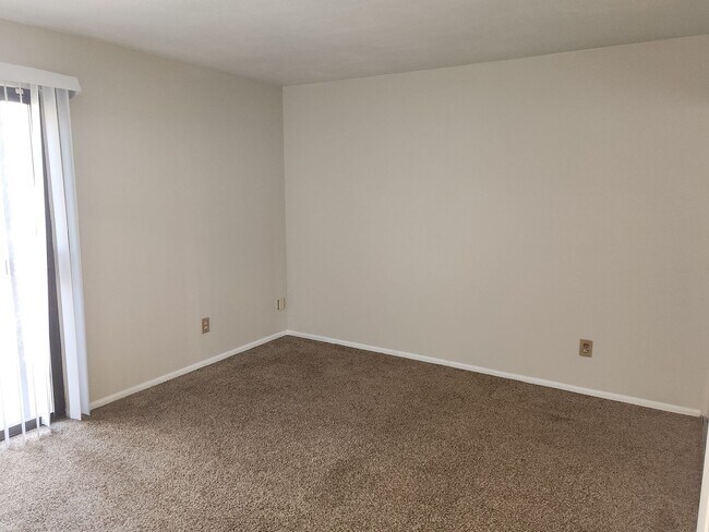 Building Photo - Academy and Vickers--Ranch Style Townhome!