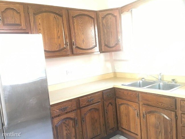 Building Photo - 2 br, 1 bath House - 62 Sauk Trail