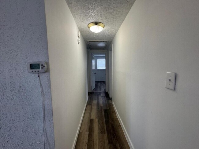 Building Photo - 413 Sandlewood Rd