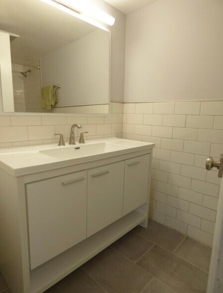 Building Photo - 1114 Manchester Ct