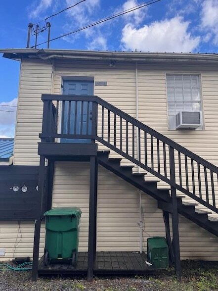 Building Photo - 710 W Canal St