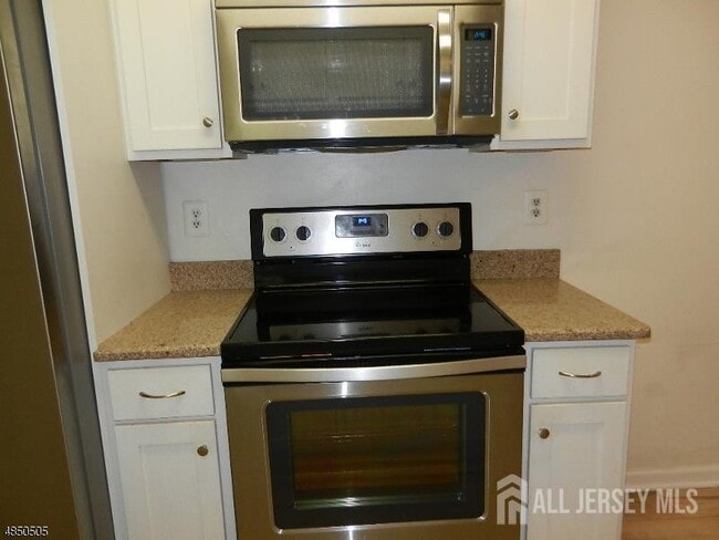 Building Photo - 54 Norwich Pl