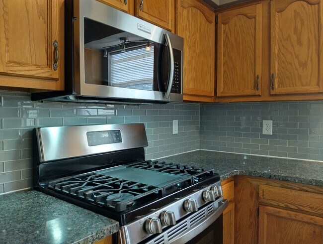 Building Photo - 811 Rilee Dr