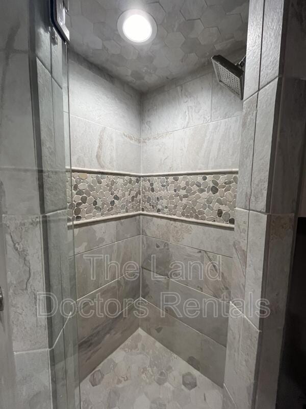 Building Photo - 412 S Country Club Road