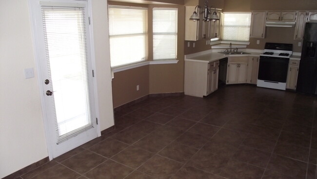 Building Photo - Northeast El Paso 4 Bed Refrig A/C