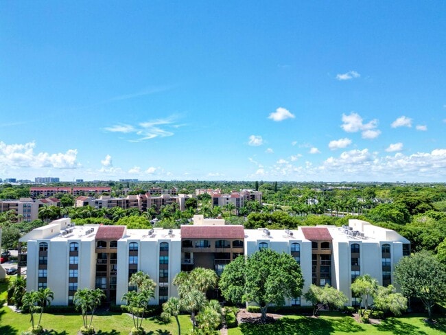 Building Photo - 955 Egret Cir