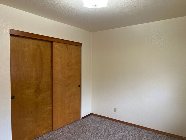 Building Photo - 820park