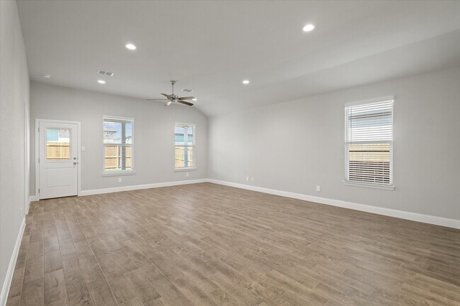 Building Photo - 1704 Woodpecker St
