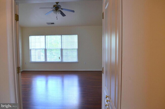 Building Photo - 6863 Drifton Ct