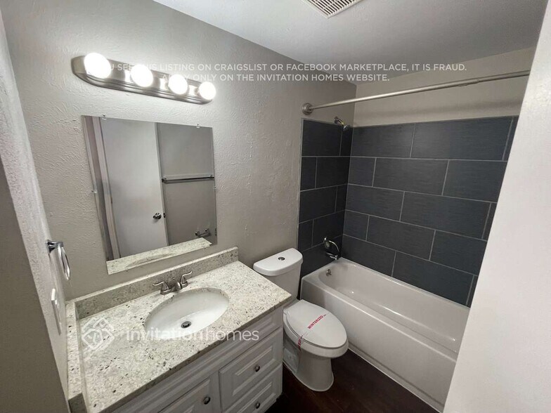 Building Photo - 4861 S Dunkirk Way