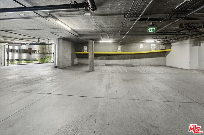 Building Photo - 1820 Benecia Ave