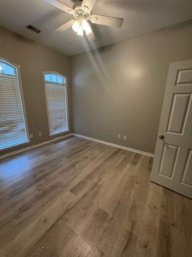 Building Photo - Available Now In Riverwood Plantation!