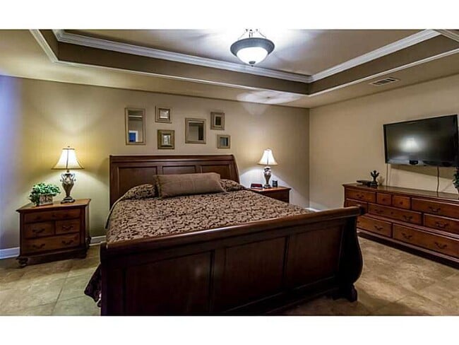 Building Photo - 505 Gaston Cir