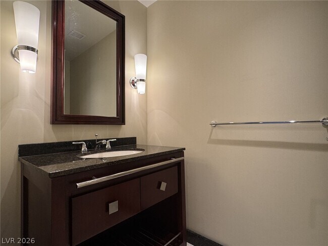 Building Photo - 2700 S Las Vegas Blvd