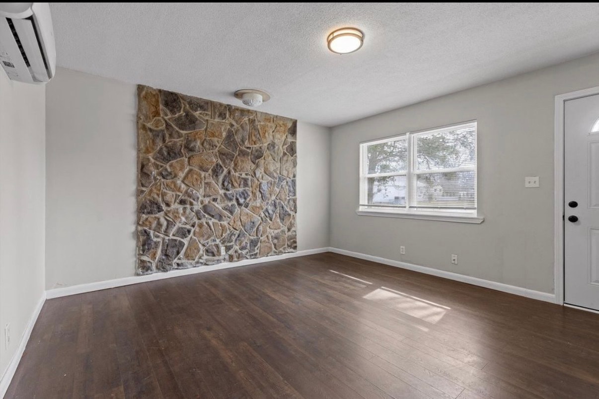 Building Photo - 4331 Lazard St