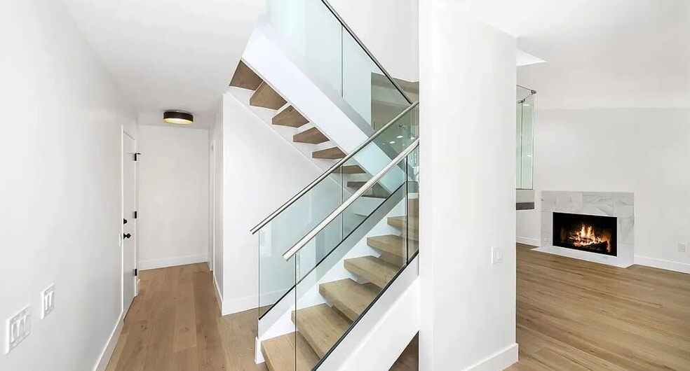 Building Photo - 17163 Clemons Dr