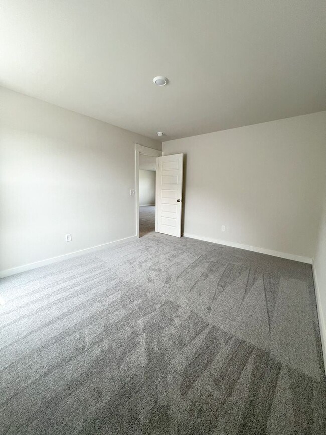 Building Photo - New Construction--Gorgeous and Move-In Ready!