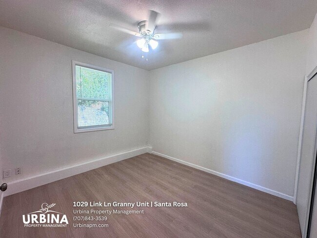 Building Photo - 1029 Link Ln