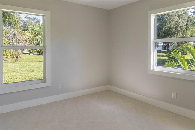 Building Photo - 5740 36th Pl