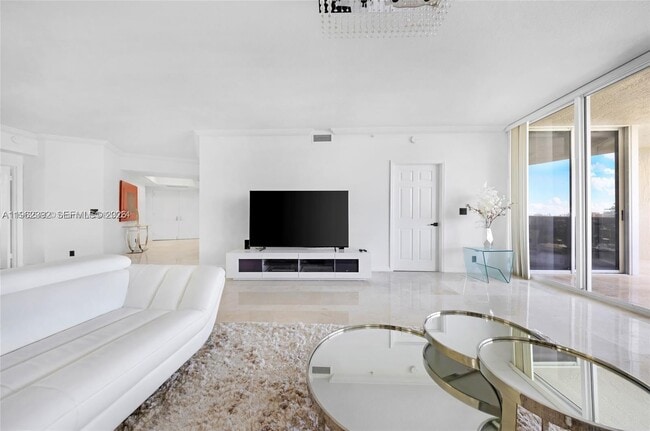 Building Photo - 3200 N Ocean Blvd