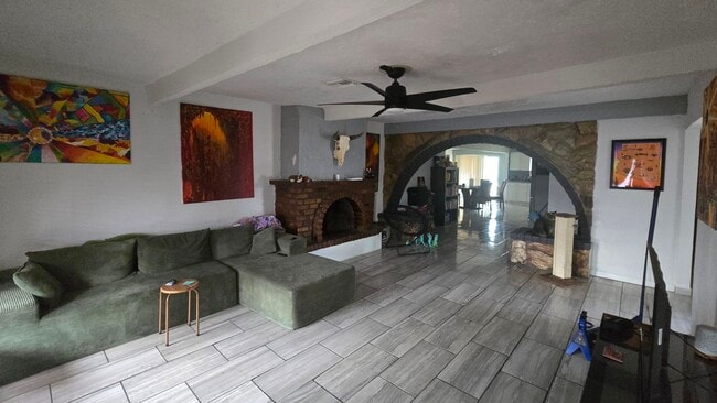 Building Photo - 106 S 29th Ave