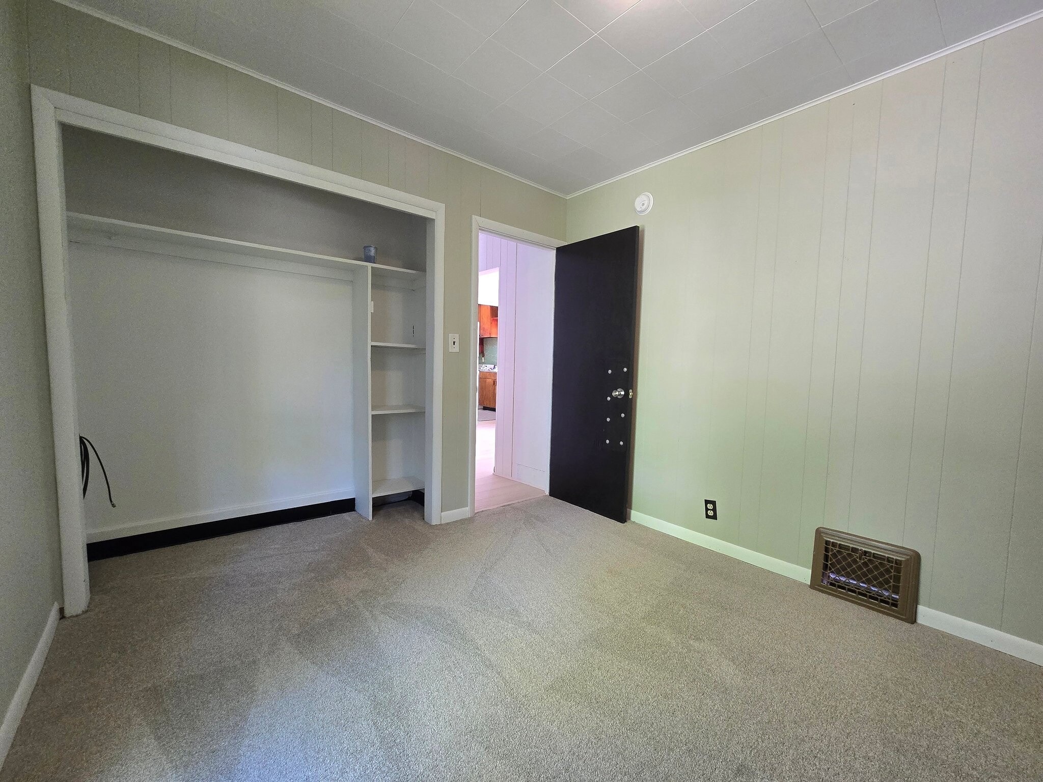 Building Photo - 23 Stayman St