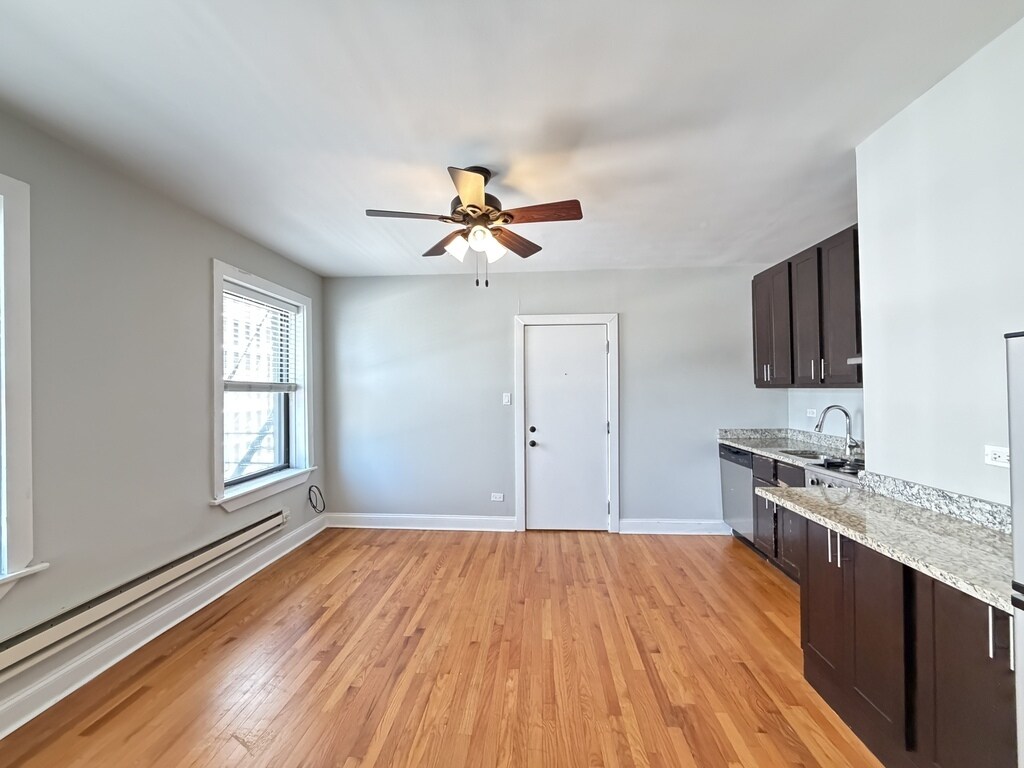 Building Photo - 623 W Patterson Ave